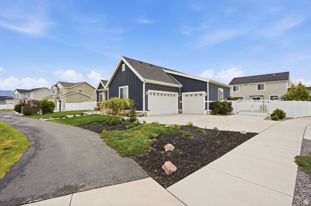 726 S SCHOOL HOUSE RD, Saratoga Springs, UT 84045
