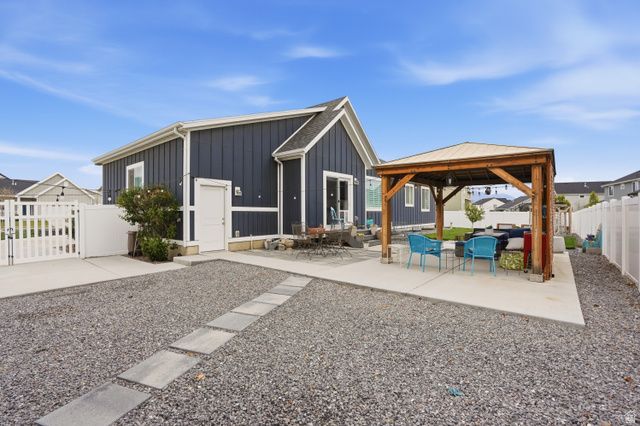 726 S SCHOOL HOUSE RD, Saratoga Springs, UT 84045