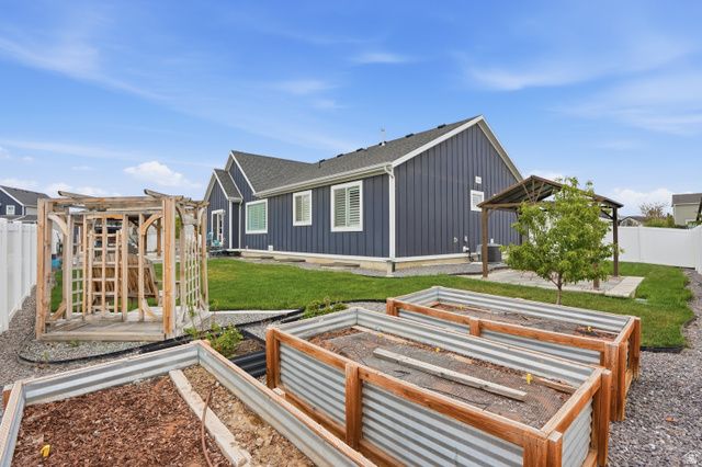 726 S SCHOOL HOUSE RD, Saratoga Springs, UT 84045