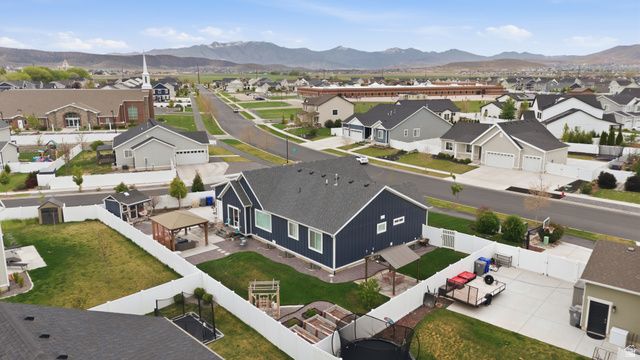 726 S SCHOOL HOUSE RD, Saratoga Springs, UT 84045