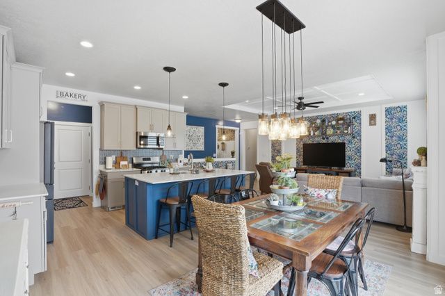 726 S SCHOOL HOUSE RD, Saratoga Springs, UT 84045