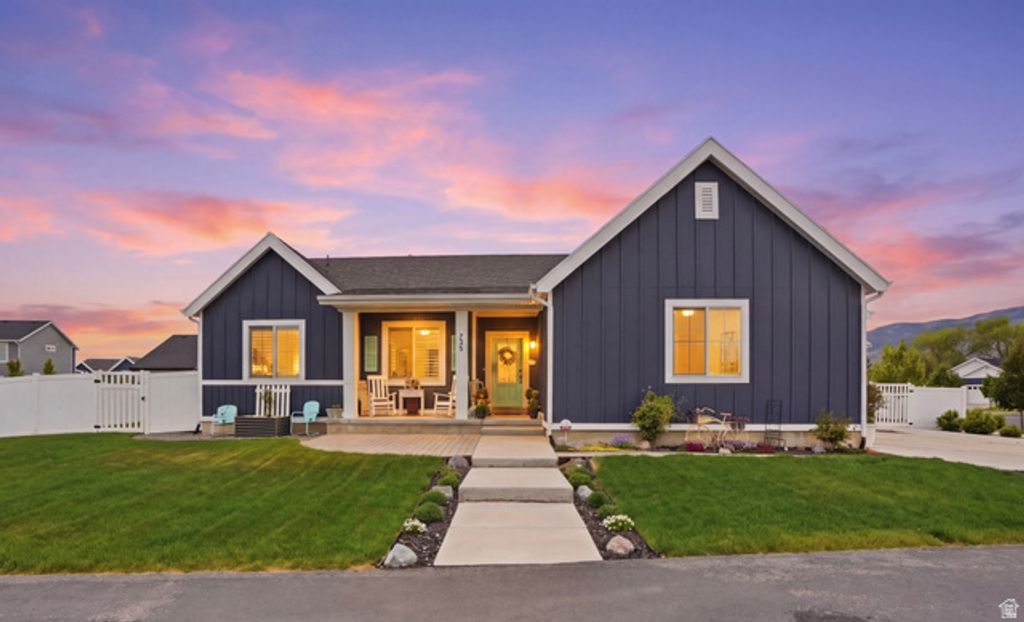 726 S SCHOOL HOUSE RD, Saratoga Springs, UT 84045
