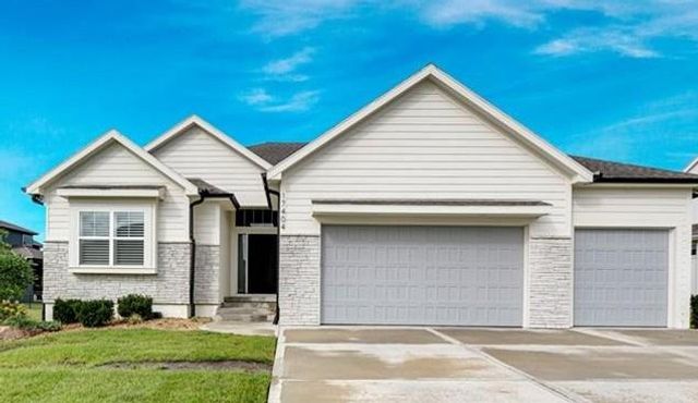 17404 Gillette Street, Overland Park, KS 66221