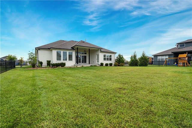 17404 Gillette Street, Overland Park, KS 66221