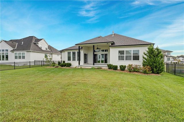 17404 Gillette Street, Overland Park, KS 66221