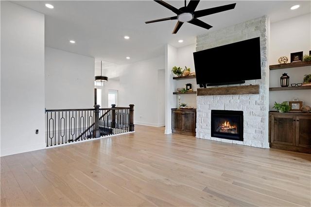 17404 Gillette Street, Overland Park, KS 66221