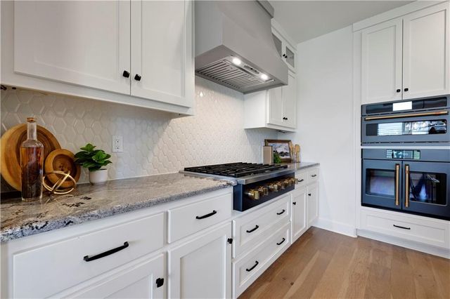 17404 Gillette Street, Overland Park, KS 66221