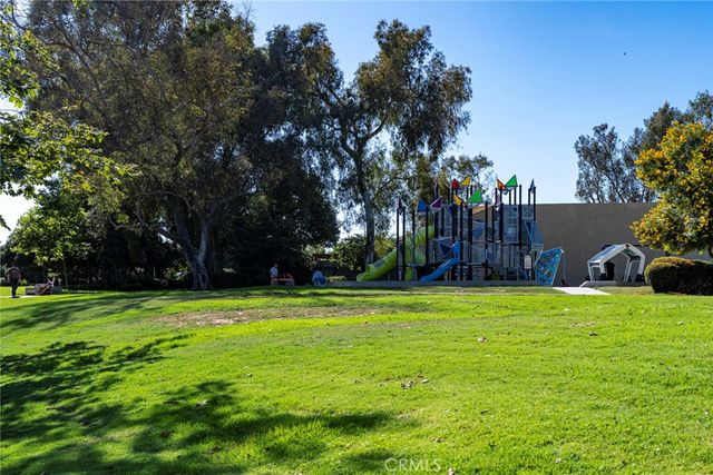 2614 Florida C, Huntington Beach, CA 92648