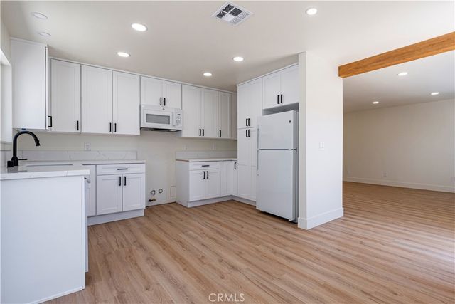 2614 Florida C, Huntington Beach, CA 92648