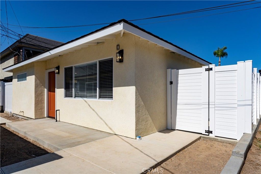 2614 Florida C, Huntington Beach, CA 92648