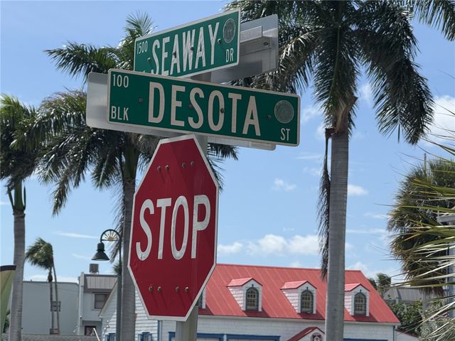 107 Desota Street, Fort Pierce, FL 34949