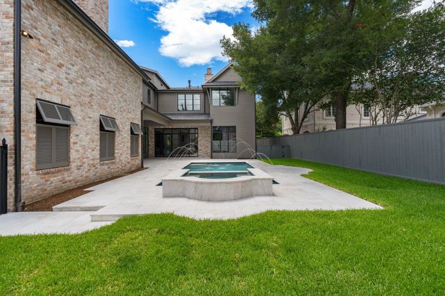 827 Rocky River Road, Houston, TX 77056