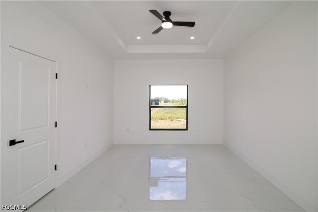 943 Commodore ST, Lehigh Acres, FL 33974