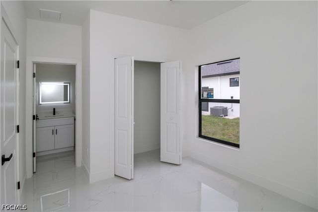 943 Commodore ST, Lehigh Acres, FL 33974