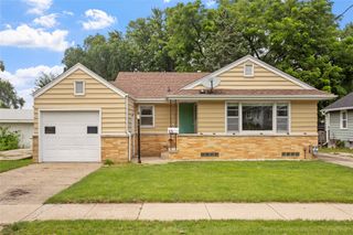 613 Hughes Avenue, Des Moines, IA 50315