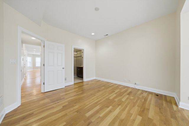 4742 N Sawyer Avenue 2, Chicago, IL 60625