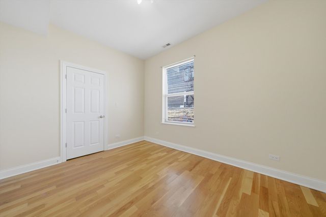 4742 N Sawyer Avenue 2, Chicago, IL 60625