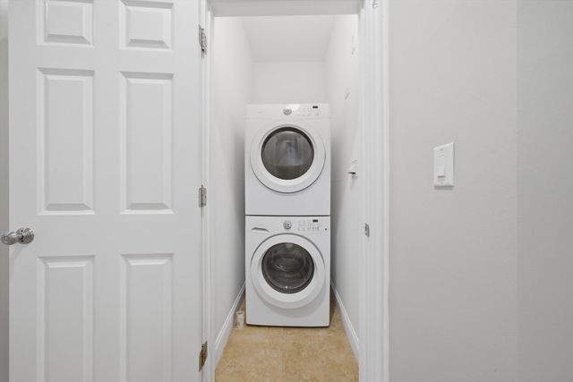 4742 N Sawyer Avenue 2, Chicago, IL 60625