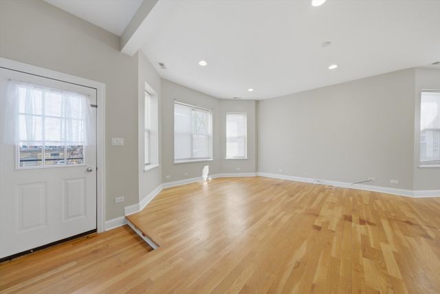 4742 N Sawyer Avenue 2, Chicago, IL 60625