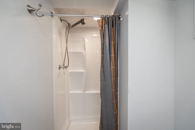 1837 SAW MILL DR, Wilmington, DE 19810