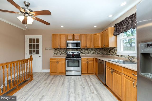 1837 SAW MILL DR, Wilmington, DE 19810