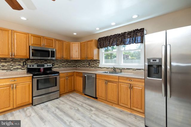 1837 SAW MILL DR, Wilmington, DE 19810