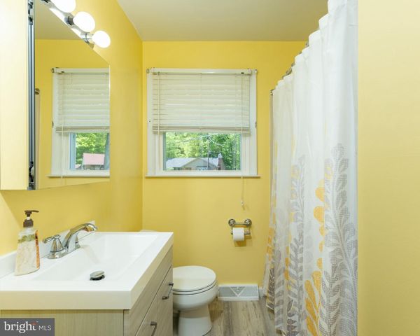 1837 SAW MILL DR, Wilmington, DE 19810