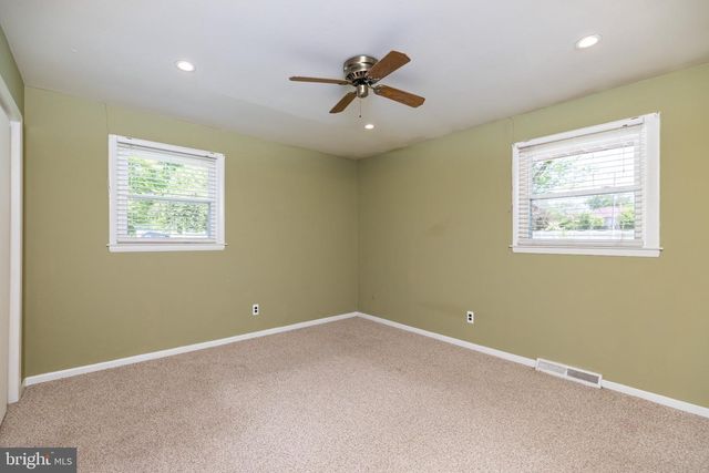 1837 SAW MILL DR, Wilmington, DE 19810