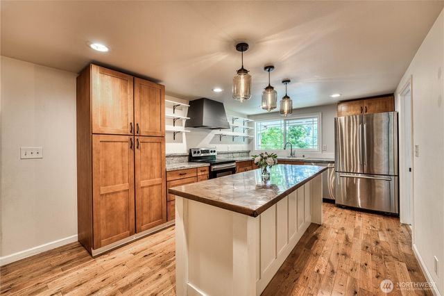 2930 Cascade Trail, Bremerton, WA 98310