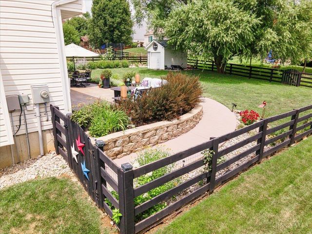42 Ridge Wood Drive, Monroe, OH 45050