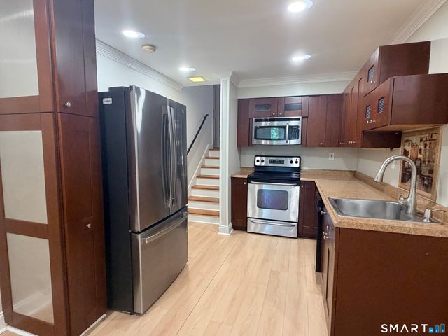 15 Ellsworth Street 7, Bridgeport, CT 06605
