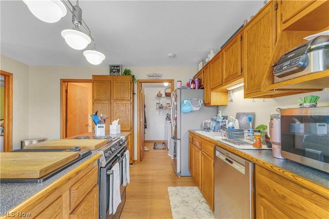 144 Royal Crest Drive M, Seville, OH 44273