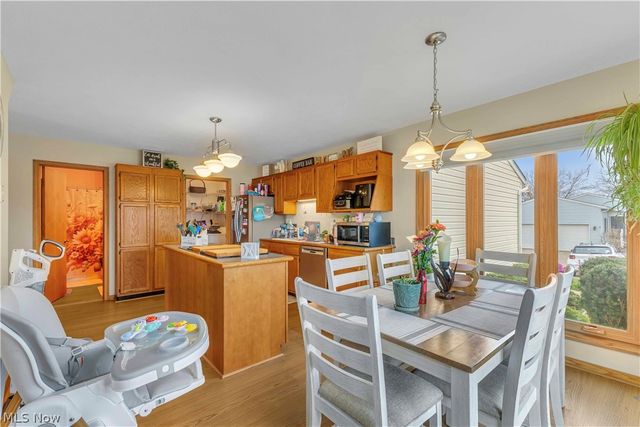 144 Royal Crest Drive M, Seville, OH 44273