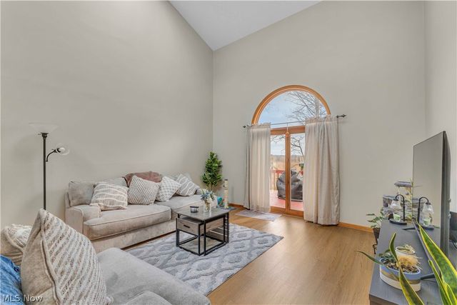 144 Royal Crest Drive M, Seville, OH 44273