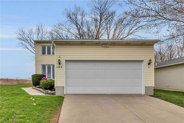 144 Royal Crest Drive M, Seville, OH 44273