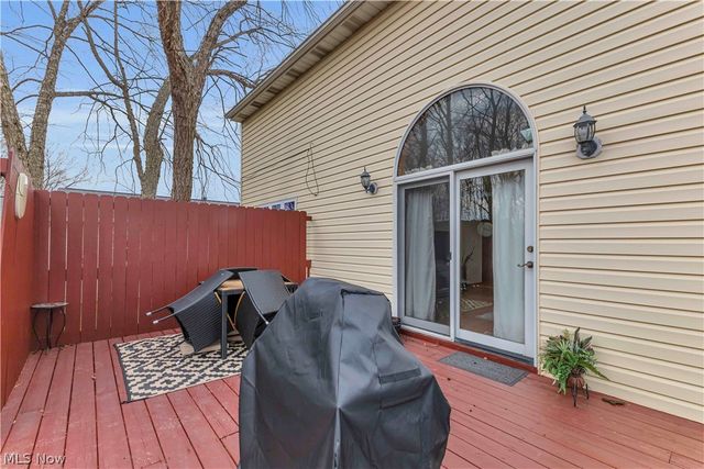 144 Royal Crest Drive M, Seville, OH 44273