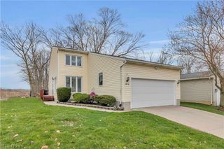 144 Royal Crest Drive M, Seville, OH 44273
