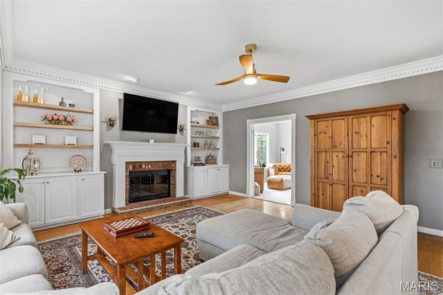 6736 Black Water Drive, St Louis, MO 63129