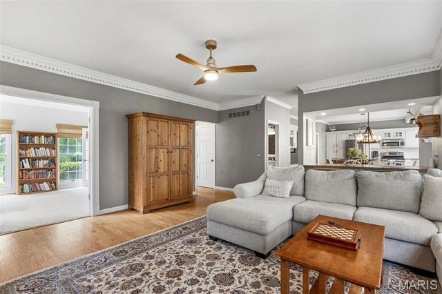 6736 Black Water Drive, St Louis, MO 63129