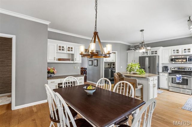 6736 Black Water Drive, St Louis, MO 63129