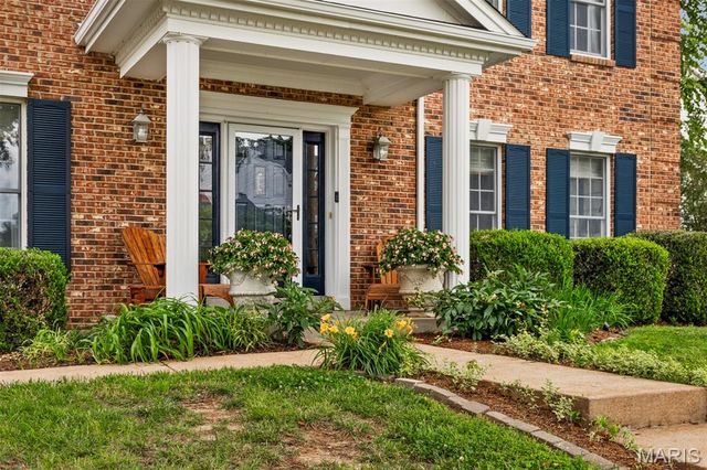 6736 Black Water Drive, St Louis, MO 63129