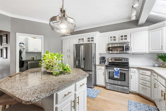 6736 Black Water Drive, St Louis, MO 63129