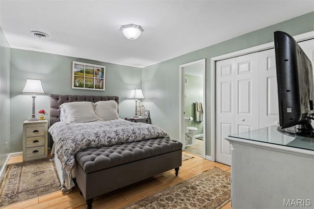 6736 Black Water Drive, St Louis, MO 63129