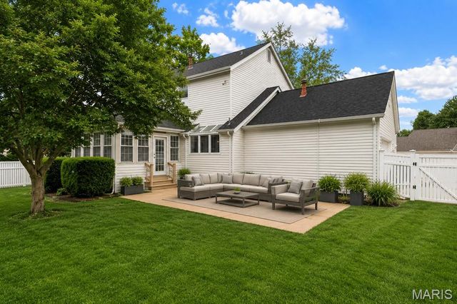 6736 Black Water Drive, St Louis, MO 63129