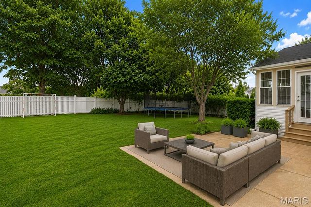 6736 Black Water Drive, St Louis, MO 63129