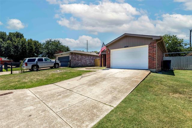 6824 Brookhaven Trail, Fort Worth, TX 76133