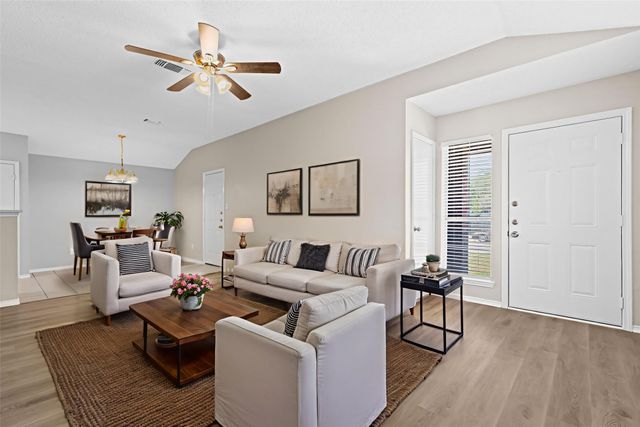 6824 Brookhaven Trail, Fort Worth, TX 76133