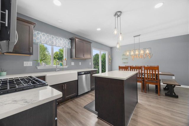 221 Arbor Point AVENUE, West Bend, WI 53095
