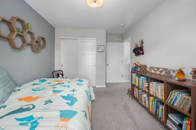 221 Arbor Point AVENUE, West Bend, WI 53095