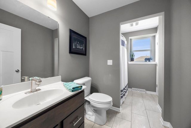 221 Arbor Point AVENUE, West Bend, WI 53095
